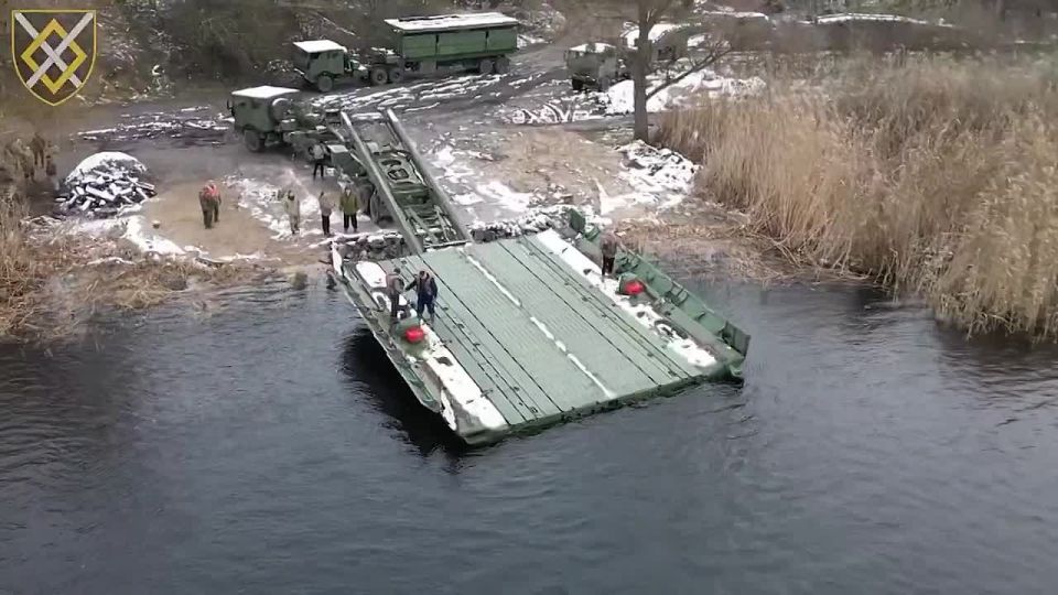 �� ������ - ������ 47-� ��������� ���������� ������� ���, �� ������� ������������ �������������� �������� ���� PFM (Pont Flottant Motoris) ������������ ����������� �������� CNIM � ������ Renault TRM 700�100