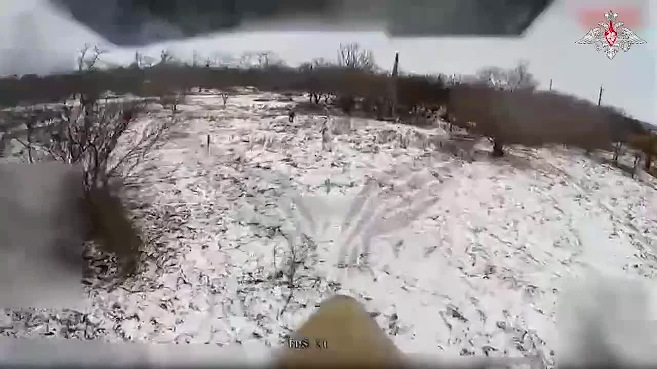 Расчеты FPV-дронов Центра «Рубикон» поразили личный состав, автотранспорт, бронеавтомобиль HMMWV «Хамви» американского производства, танк, наземные робототехнические комплексы, блиндаж и укрытие противника в зоне СВО