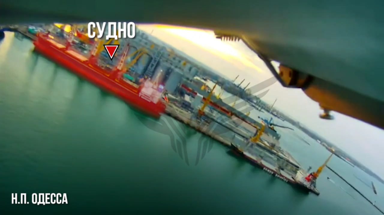 Российские военные из центра "Рубикон" показали кадры ударов по судам в районе Одессы