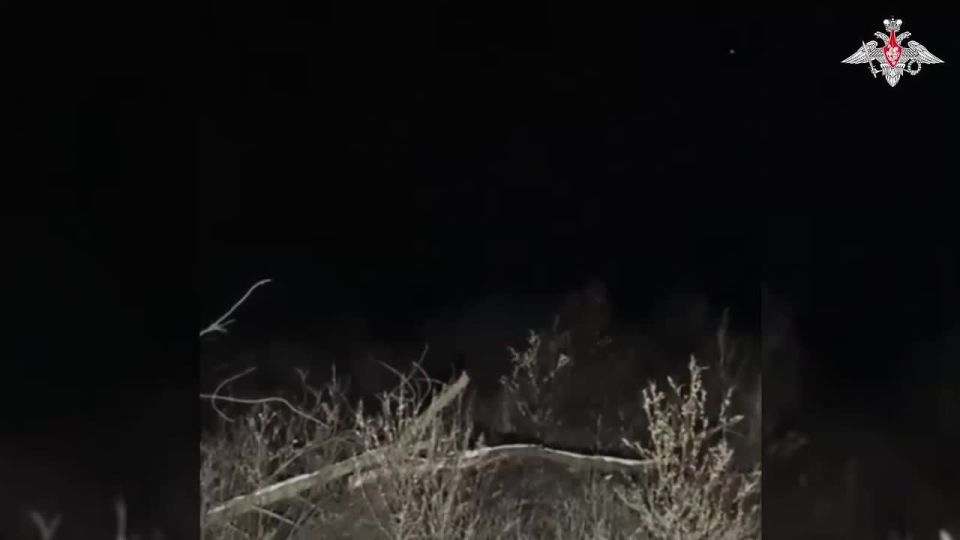 Минобороны России: Зенитчики и операторы FPV-дронов 3-й мотострелковой дивизии 20-й гвардейской общевойсковой армии группировки войск «Запад» отразили воздушный налет противника в зоне СВО