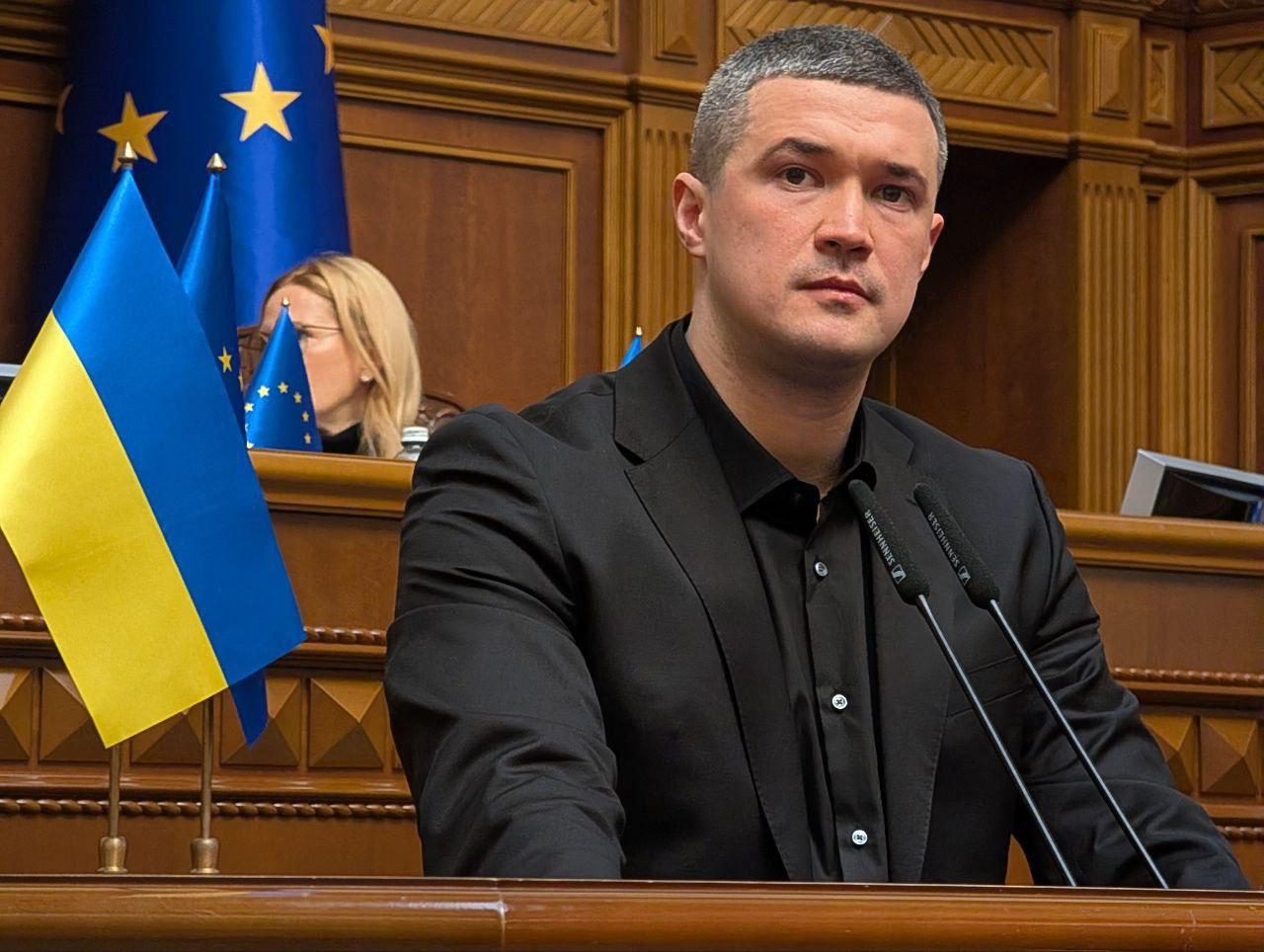 Новый министр обороны выступил перед радой