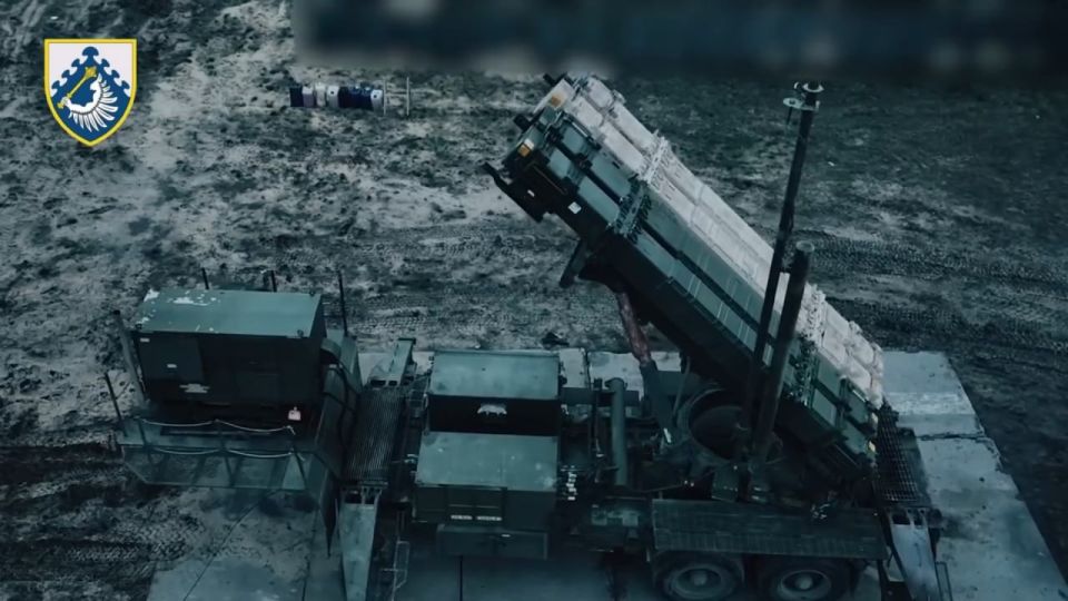Украинские источники заявляют, что в 2025 году Украина получила от западных партнеров 23 зенитно-ракетных комплекса большой и средней дальности, включая четыре комплекса MIM-104 Patriot