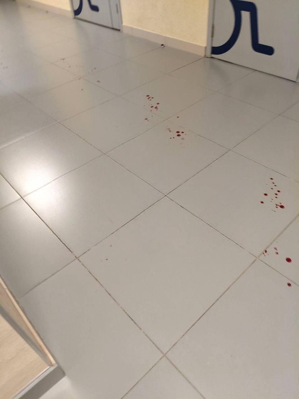 Юный отморозок с ножом ворвался в лицей в Татарстане и напал на охранницу Юный отморозок с ножом ворвался в лицей в Татарстане и напал на охранницу