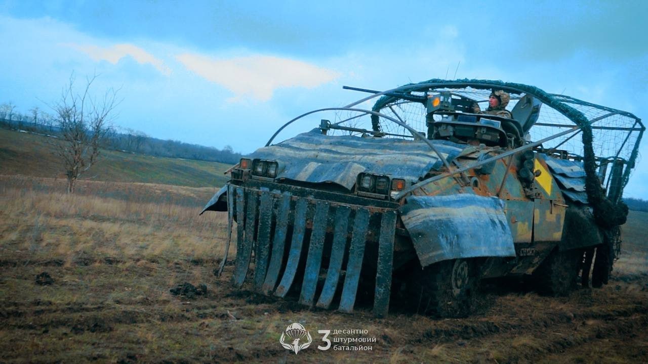 На кадрах - редкий бронетранспортер Puma 4x4 итальянского производства на вооружении 79-й отдельной десантно-штурмовой бригады ВСУ На кадрах - редкий бронетранспортер Puma 4x4 итальянского производства на вооружении 79-й отдельной десантно-штурмовой бригады ВСУ