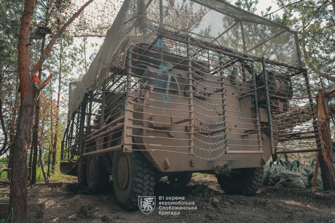 На кадрах - редкий бронетранспортер Puma 6x6 итальянского производства на вооружении 81-й отдельной аэромобильной бригады ВСУ На кадрах - редкий бронетранспортер Puma 6x6 итальянского производства на вооружении 81-й отдельной аэромобильной бригады ВСУ