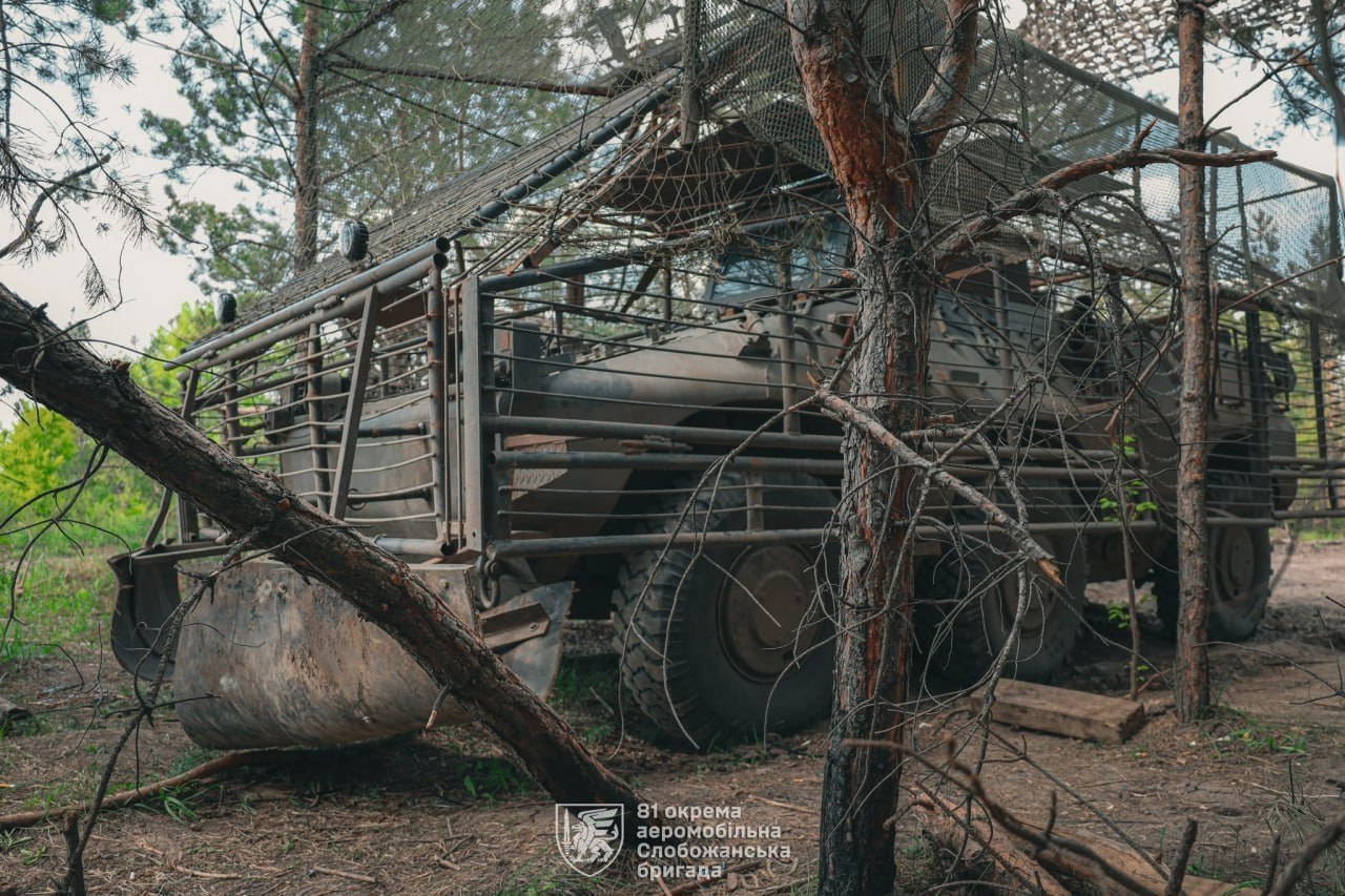 На кадрах - редкий бронетранспортер Puma 6x6 итальянского производства на вооружении 81-й отдельной аэромобильной бригады ВСУ