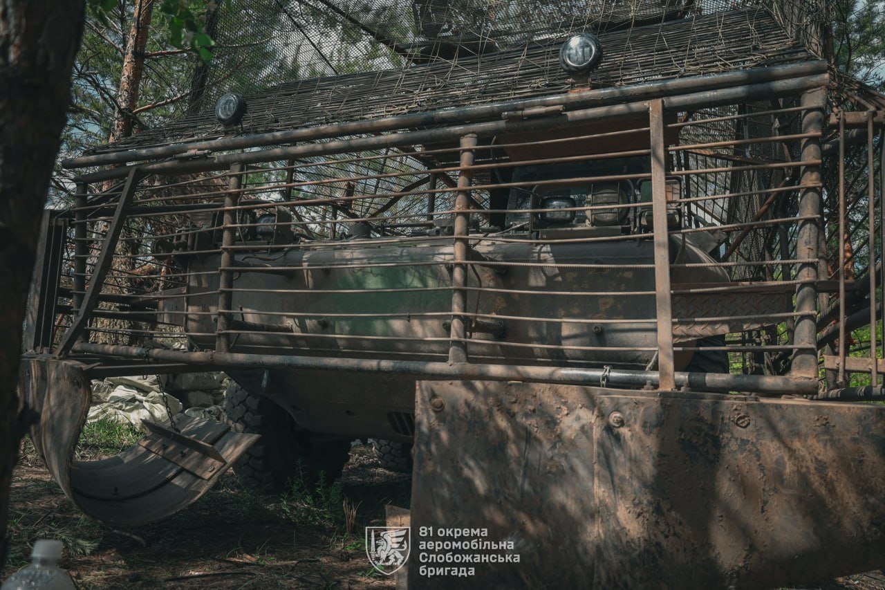 На кадрах - редкий бронетранспортер Puma 6x6 итальянского производства на вооружении 81-й отдельной аэромобильной бригады ВСУ На кадрах - редкий бронетранспортер Puma 6x6 итальянского производства на вооружении 81-й отдельной аэромобильной бригады ВСУ