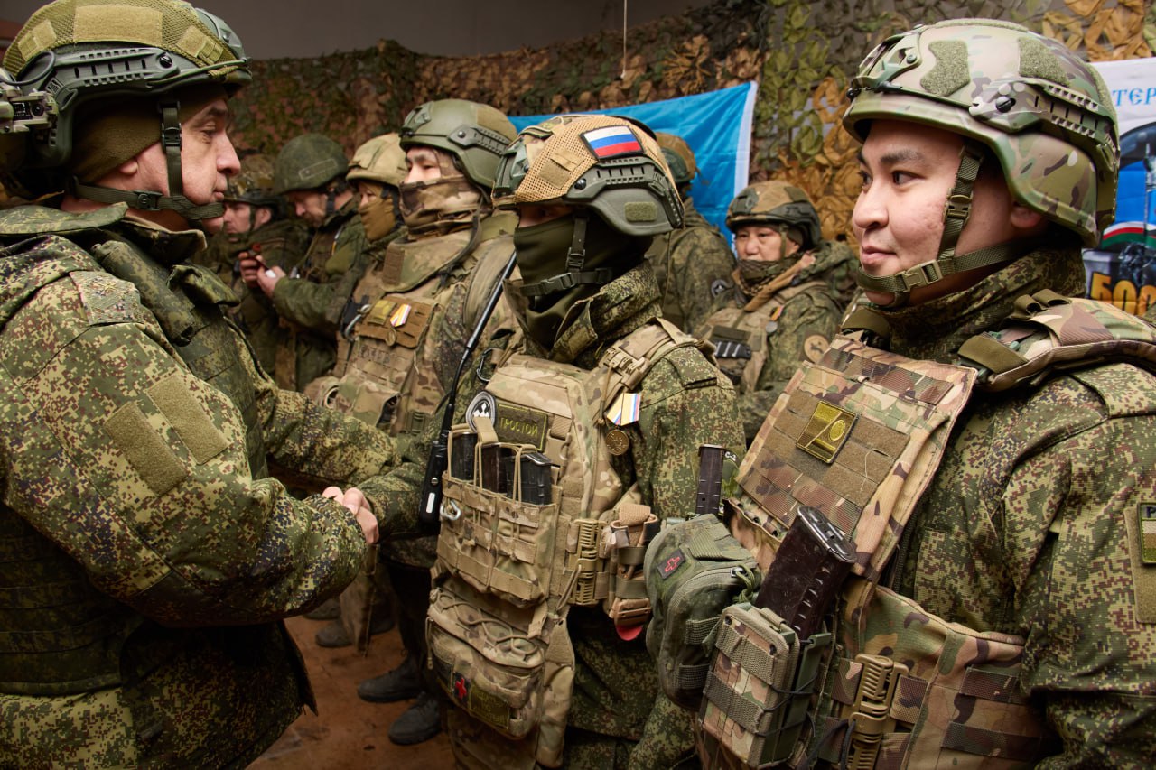 Минобороны России: Добровольцам отряда «БАРС-2» группировки войск «Запад» вручили государственные и ведомственные награды