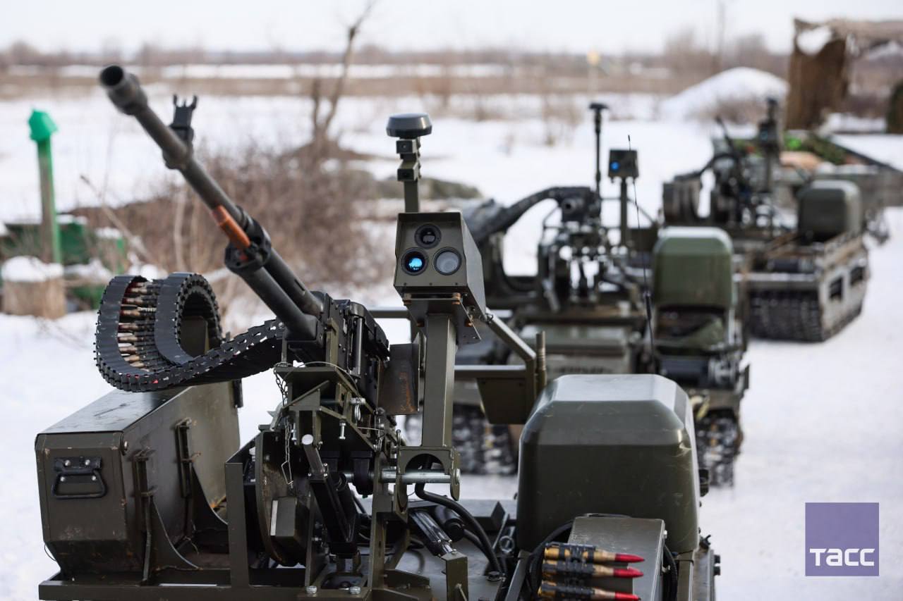 Добровольческая разведывательно-штурмовая бригада «Невский» получила новейшие наземные робототехнические комплексы в виде НРТК «Курьер», «Омич» и «Челнок» Добровольческая разведывательно-штурмовая бригада «Невский» получила новейшие наземные робототехнические комплексы в виде НРТК «Курьер», «Омич» и «Челнок»