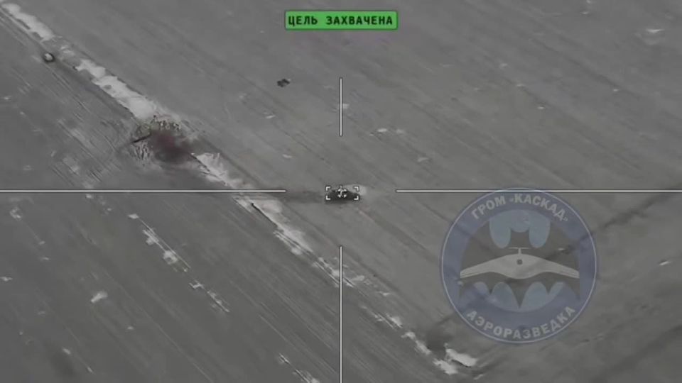 Российские военные уничтожили дроном-камикадзе "Ланцет" британский эрзац-ЗРК Raven в Запорожской области, сообщает Telegram-канал "ГРОМ «Каскад»"