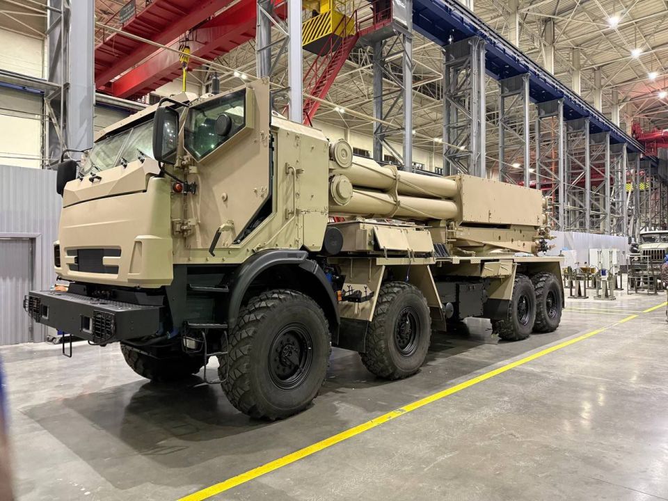 Первая партия новой РСЗО "Сарма" (компактная версия Торнадо-С с 6 ракетами на шасси КамАЗ) уже проходит испытания в зоне СВО
