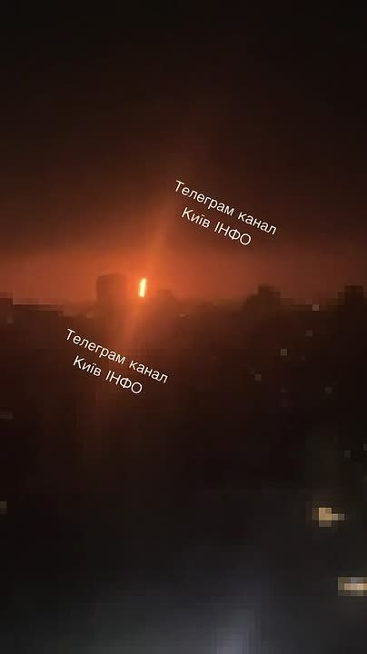 Столб огня на объекте энергетики в Киеве