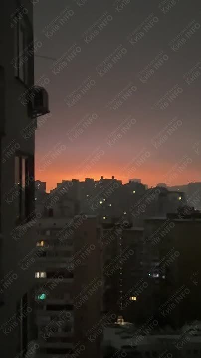 Российские военные устроили восхитительный закат в Киеве нанесли массированный ракетно-дроновый удар по ТЭЦ-5 и ТЭЦ-6 в Киеве, видео из местных Telegram-каналов