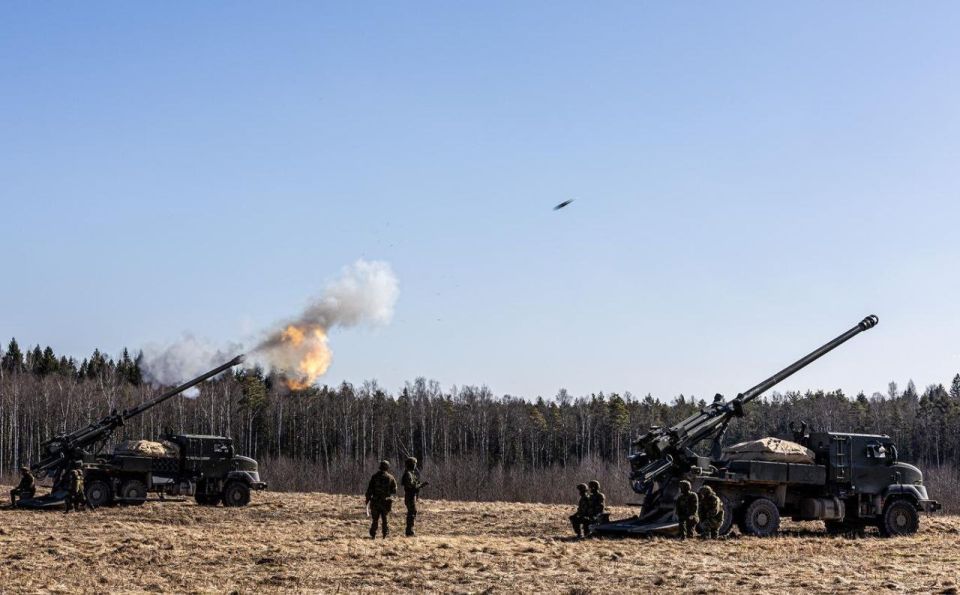 Эстония закупила во Франции еще 12 новых 155-мм колёсных САУ CAESAR MK1, сообщает гостелерадио республики