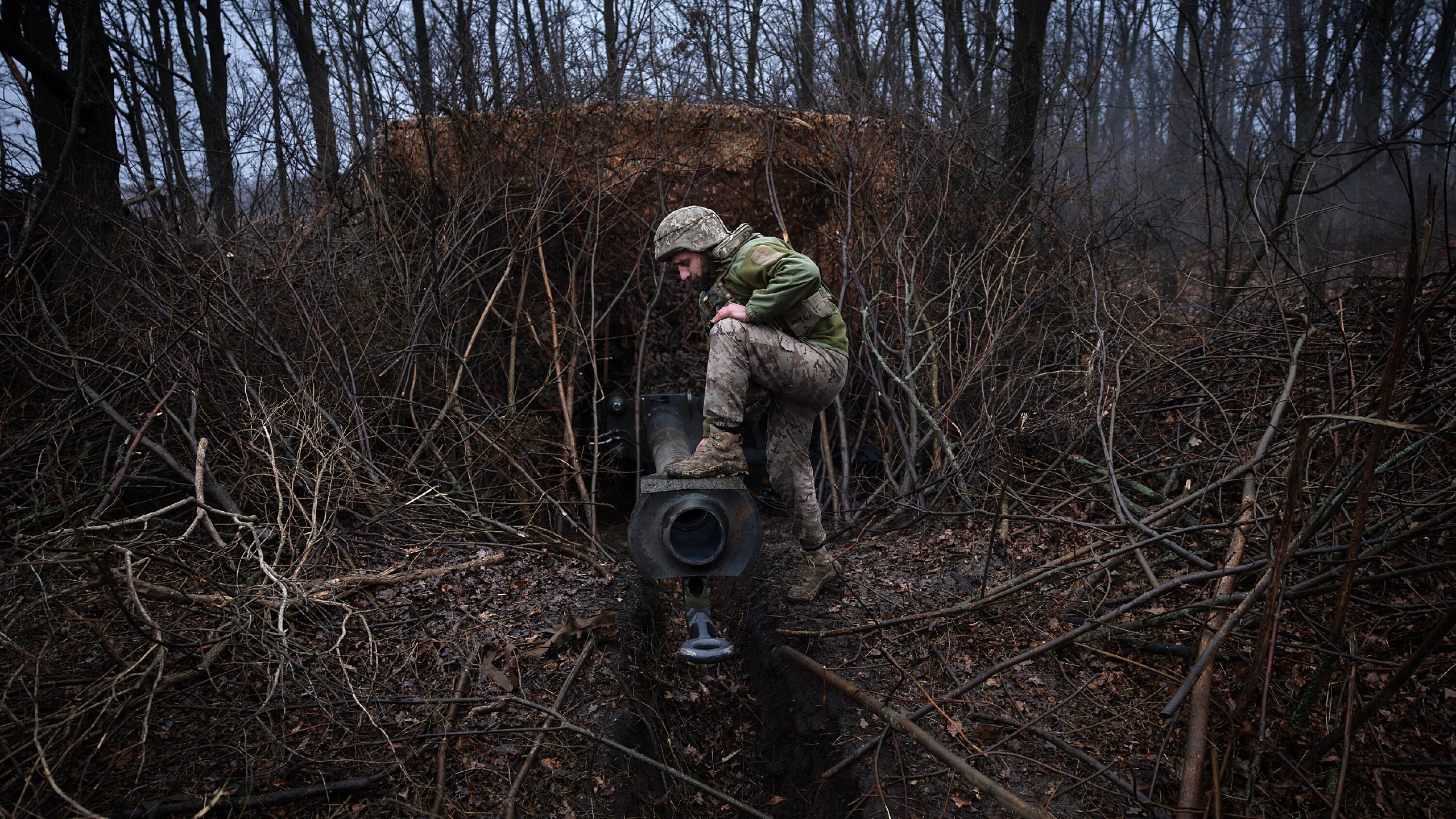 Зеленский вынужден вести переговорный трек, так как это условие Трампа по коррупционным делам Офиса Президента, а затягивание процесса может стоить очень дорого Президенту