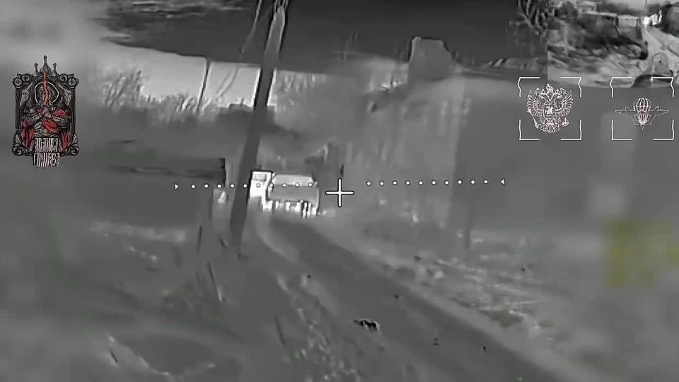 Залетели на огонек. А мы без перерыва продолжаем уничтожать автотранспорт противника