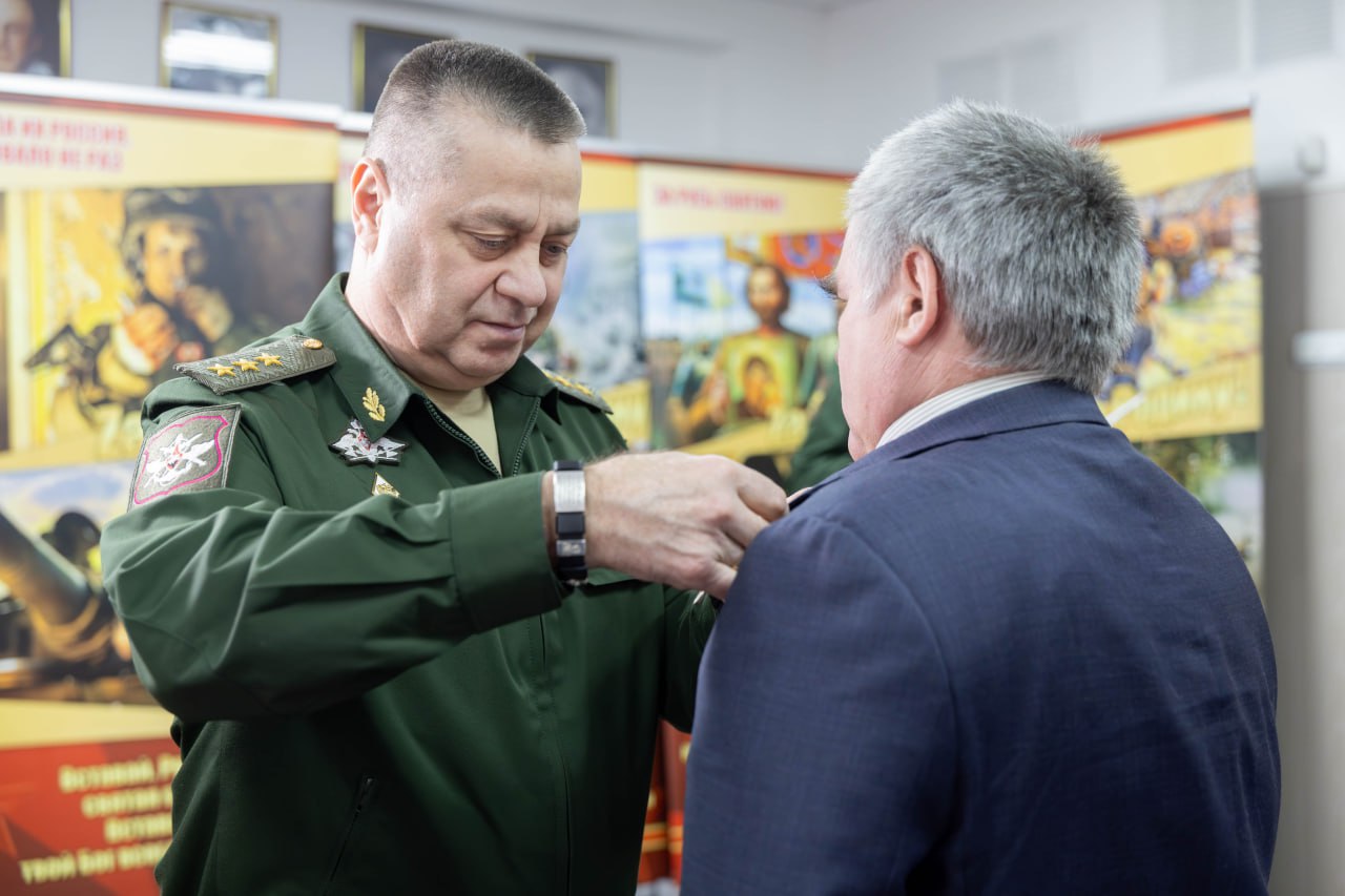 Минобороны России: Замминистра обороны РФ генерал-полковник Александр Санчик вручил награды участникам СВО в филиале № 3 Главного военного клинического госпиталя им. Н.Н. Бурденко Минобороны России: Замминистра обороны РФ генерал-полковник Александр Санчик вручил награды участникам СВО в филиале № 3 Главного военного клинического госпиталя им. Н.Н. Бурденко