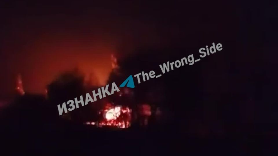 «Герани» выносят подстанцию 150 кВ «Александровская-2» во временно оккупированном Запорожье (координаты: 47.80643, 35.17809), расстояние до линии фронта более 20 км