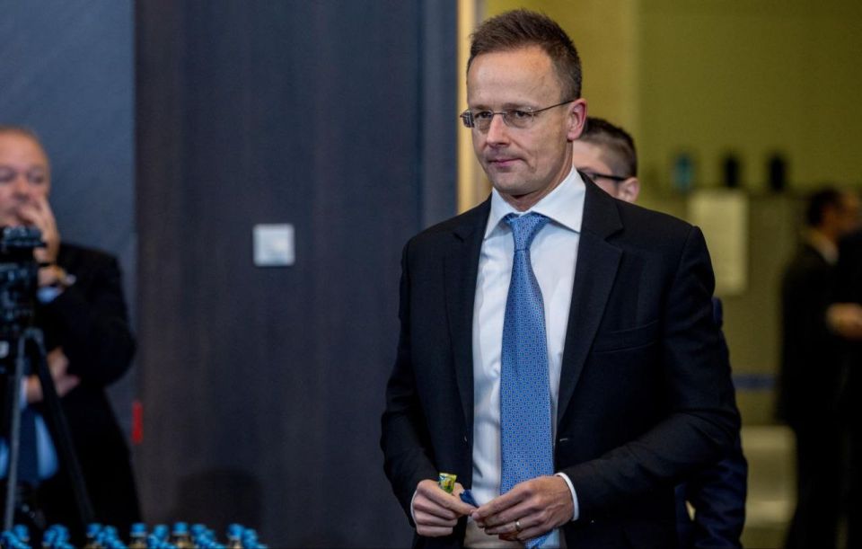 Венгрия будет блокировать 20-й пакет санкций Евросоюза против России до тех пор, пока Украина не возобновит поставки нефти по трубопроводу "Дружба", заявил Сийярто