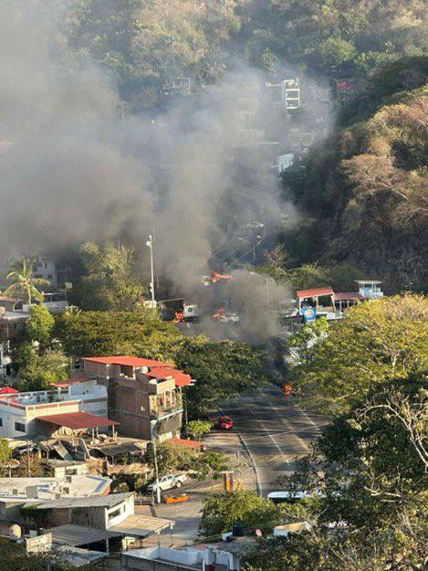 В Мексике начались беспорядки после слухов о том, что могли ликвидировать лидера крупной криминальной группировки по прозвищу Эль Менчо
