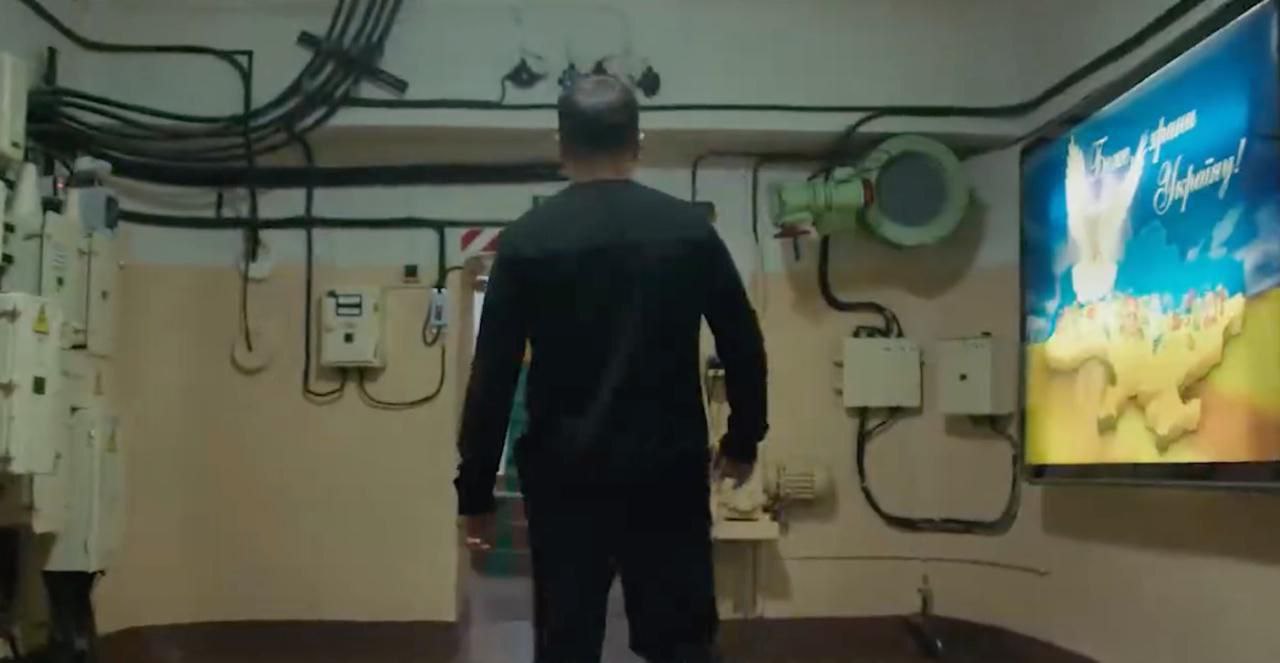 Ещё сегодня опубликовали фото из бункера под Киевом, в котором директор концлагеря прячется от нейросетевых видео с бусификацией Ещё сегодня опубликовали фото из бункера под Киевом, в котором директор концлагеря прячется от нейросетевых видео с бусификацией