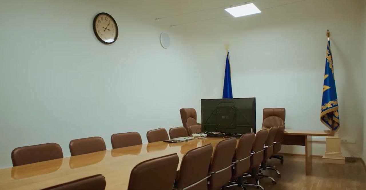 Ещё сегодня опубликовали фото из бункера под Киевом, в котором директор концлагеря прячется от нейросетевых видео с бусификацией Ещё сегодня опубликовали фото из бункера под Киевом, в котором директор концлагеря прячется от нейросетевых видео с бусификацией