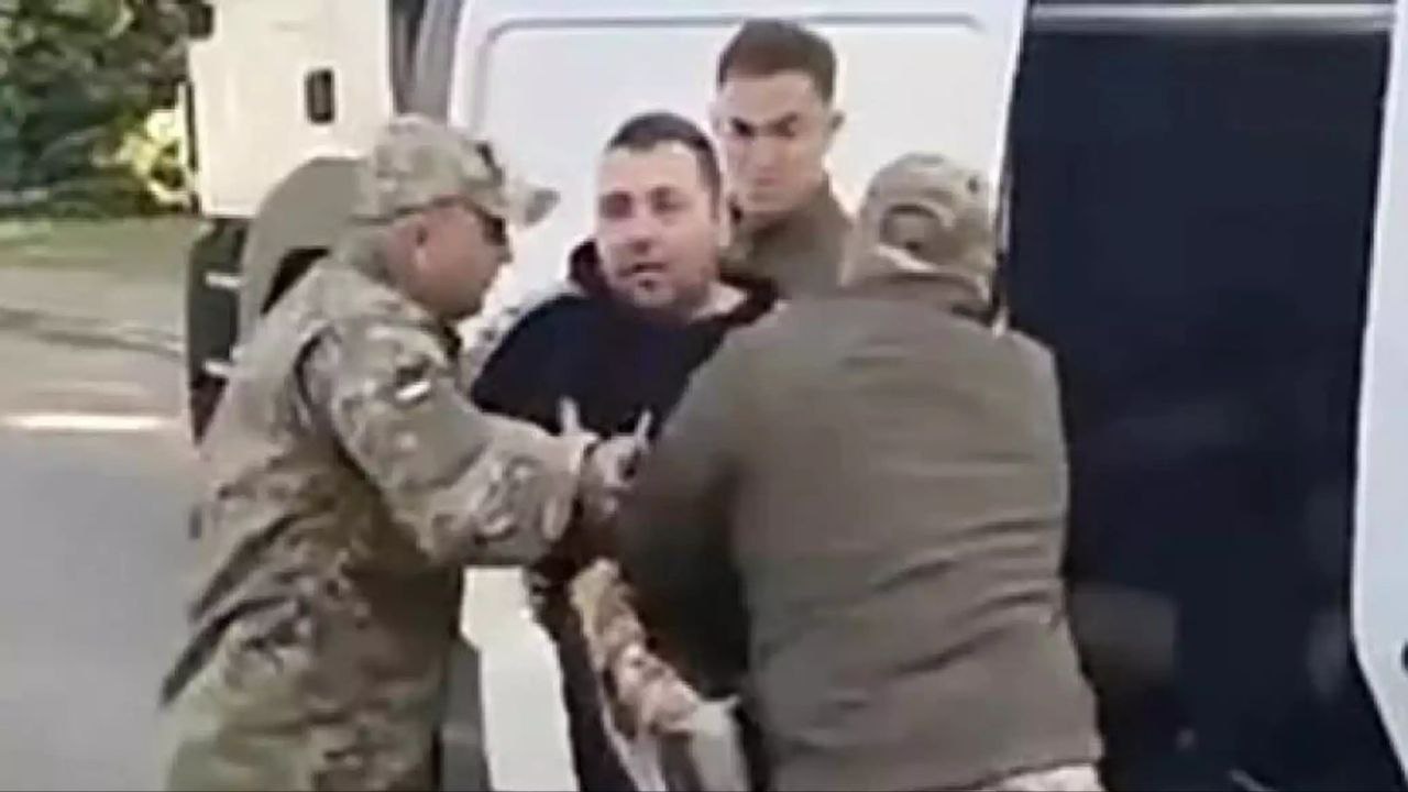 Спикер Полтавского ТЦК Истомин рассказал, что ТЦКшники ловят людей на улицах "не от хорошей жизни"