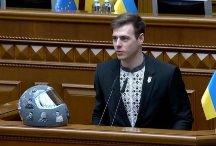 Скелетонист Гераскевич, дисквалифицированный с Олимпиады из-за шлема с изображениями погибших украинских спортсменов, выступая сегодня в Раде призвал лишить звания Героя Украины и наложить санкции на знаменитого легкоатлета...