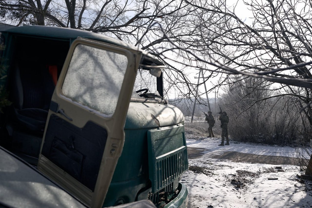 Дружковка, южный въезд. Наши продолжают утюжить боевиков ВСУ, сжигая технику и уничтожая пути снабжения Дружковка, южный въезд. Наши продолжают утюжить боевиков ВСУ, сжигая технику и уничтожая пути снабжения