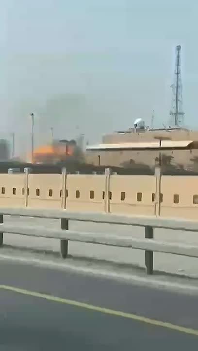 Центр обслуживания пятого флота США в Бахрейне подвергся ракетному обстрелу