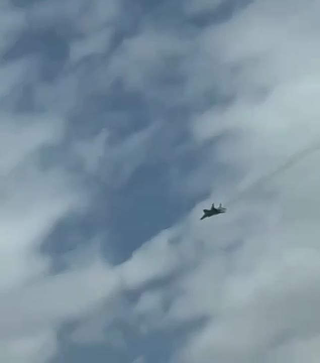 Масштабная ответная атака Ирана: наносятся удары по Израилю и американским объектам