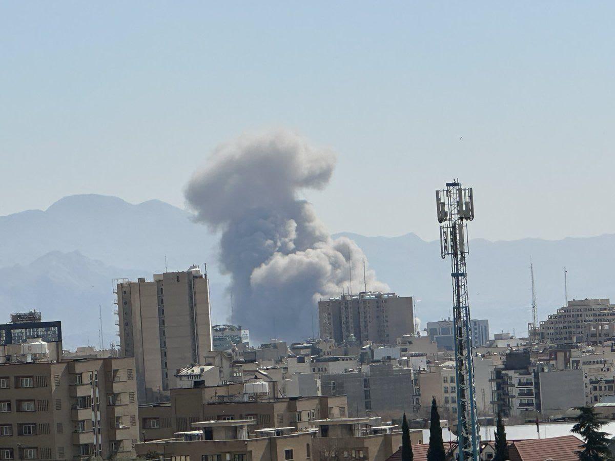 ВВС Израиля наносят новые удары по Тегерану ВВС Израиля наносят новые удары по Тегерану