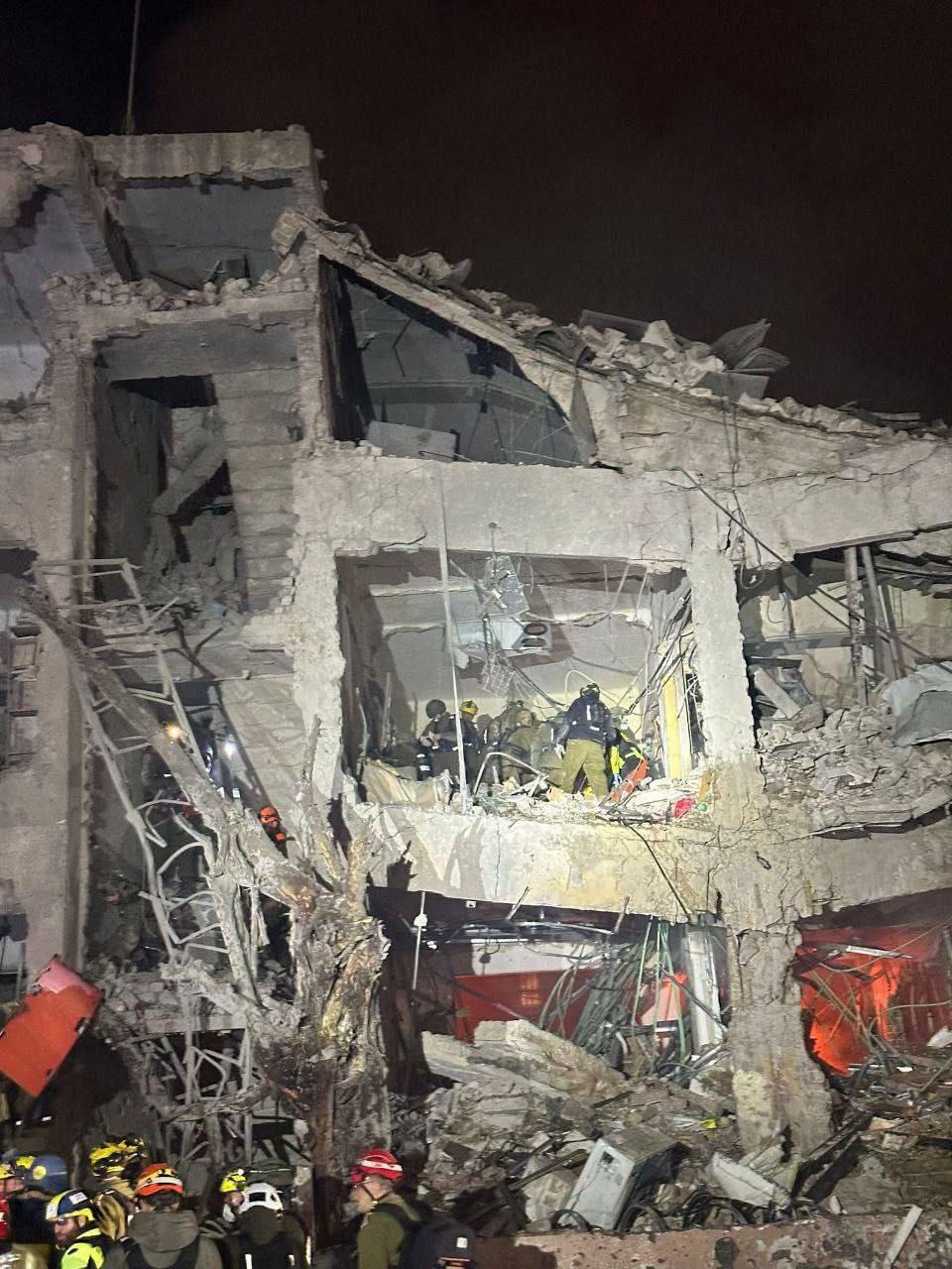 Ответный удар Ирана по Тель-Авиву: 40 зданий повреждены, 200 жителей эвакуированы! Ответный удар Ирана по Тель-Авиву: 40 зданий повреждены, 200 жителей эвакуированы!