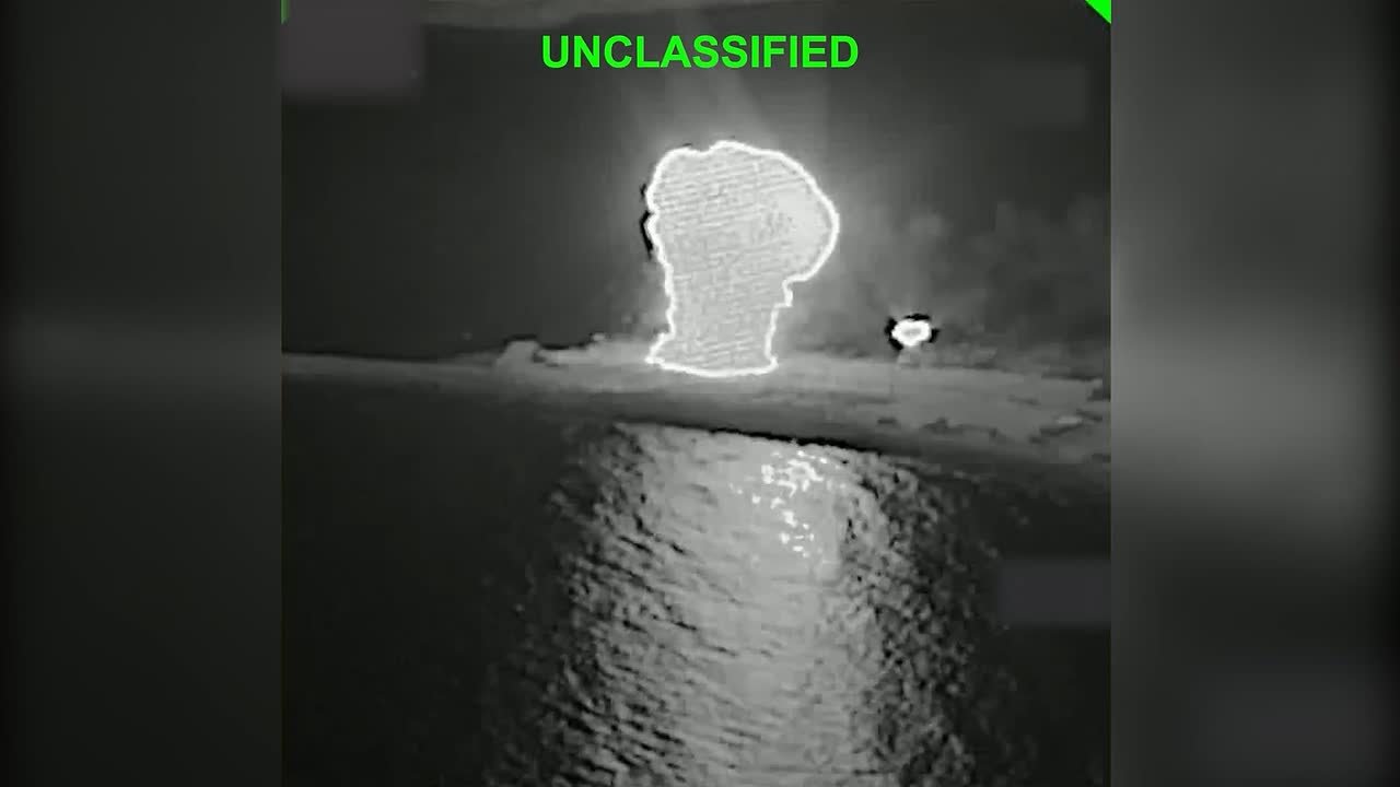 Центральное командование США заявило об уничтожении 11 иранских кораблей приложив кадры удара по портовой инфраструктуре