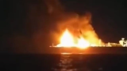 Российский газовоз горит в Средиземном море