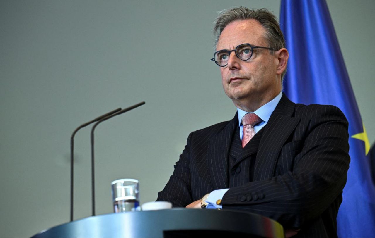 ЕС должен начать переговоры с Россией по Украине, считает премьер Бельгии де Вевер